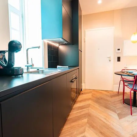 Flh Viola Market Flats فونشال