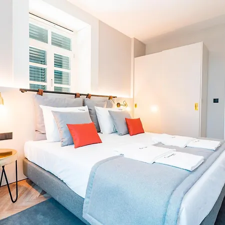 Flh Viola Market Flats