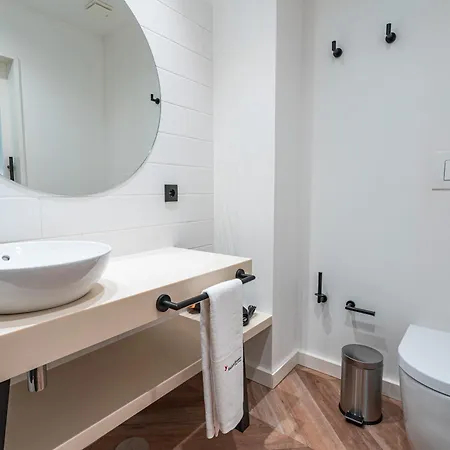 Flh Viola Market Flats فونشال