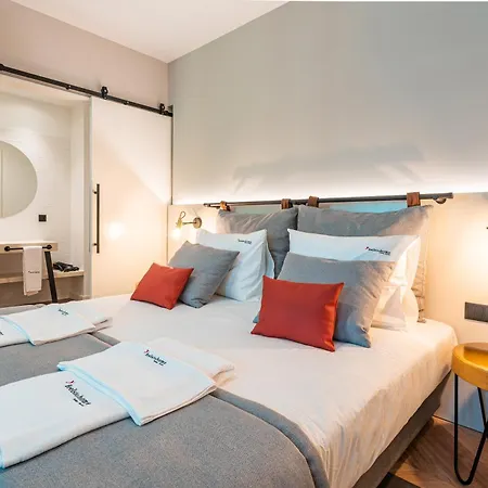 Flh Viola Market Flats فونشال