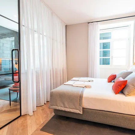 Flh Viola Market Flats فونشال